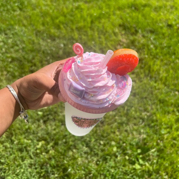 Candyland (Custom Handmade Cup) - Picture 3 of 8